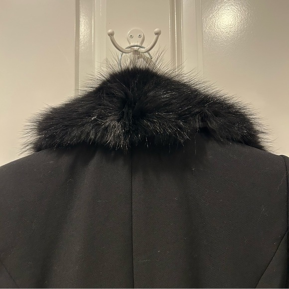 Dolce & Gabbana Vintage Black Wool Coat with Fur Trim – Made in Italy (IT 40) - Picture 6 of 16
